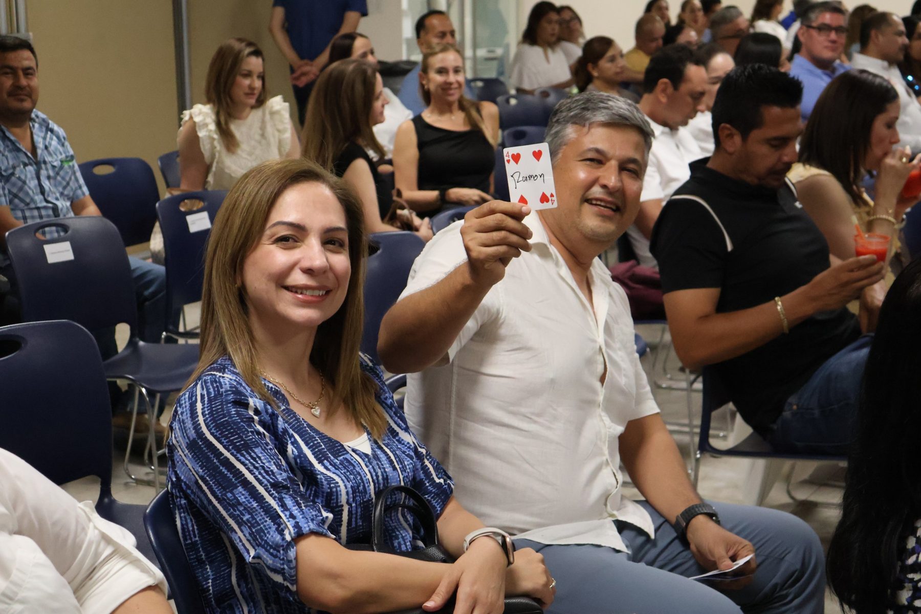 Carta con el nombre que pensó un participante